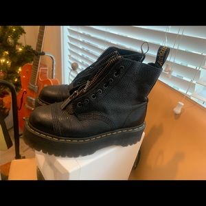 😇Dr Martens Sinclair 8Eye jungle Boot for sale✨